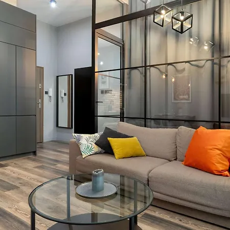 Chmielna Stylish With Garden And Parking In The Center Of By Renters Apartament