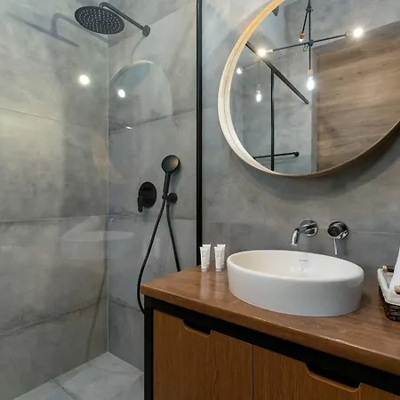 Chmielna Stylish With Garden And Parking In The Center Of By Renters