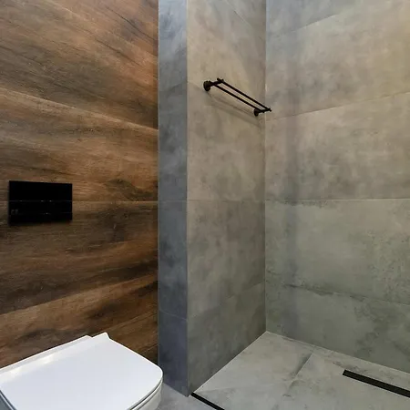 Appartement Chmielna Stylish With Garden And Parking In The Center Of By Renters