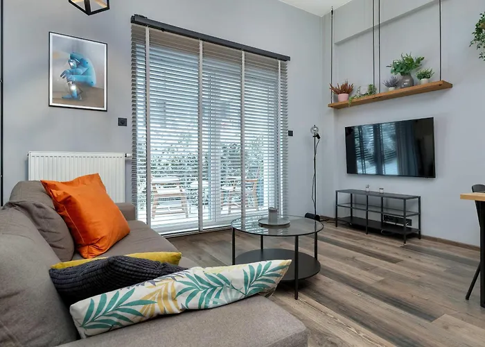 Chmielna Stylish With Garden And Parking In The Center Of By Renters Appartement