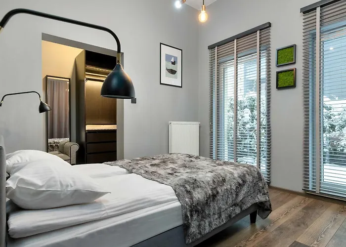 Chmielna Stylish With Garden And Parking In The Center Of By Renters