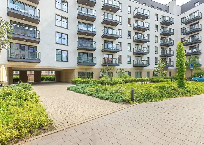 Chmielna Stylish With Garden And Parking In The Center Of By Renters Appartement Gdańsk