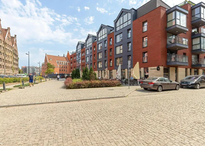 Appartement Chmielna Stylish With Garden And Parking In The Center Of By Renters