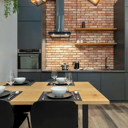 Chmielna Stylish With Garden And Parking In The Center Of By Renters דירה