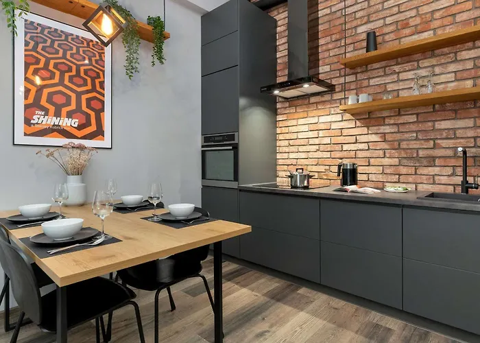 Chmielna Stylish With Garden And Parking In The Center Of By Renters