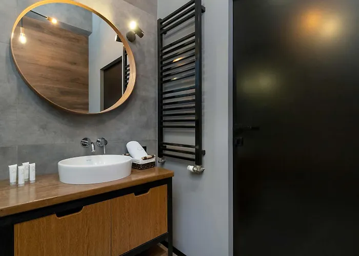 Chmielna Stylish With Garden And Parking In The Center Of By Renters Apartament